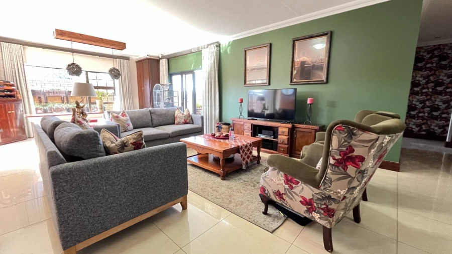 3 Bedroom Property for Sale in Heiderand Western Cape